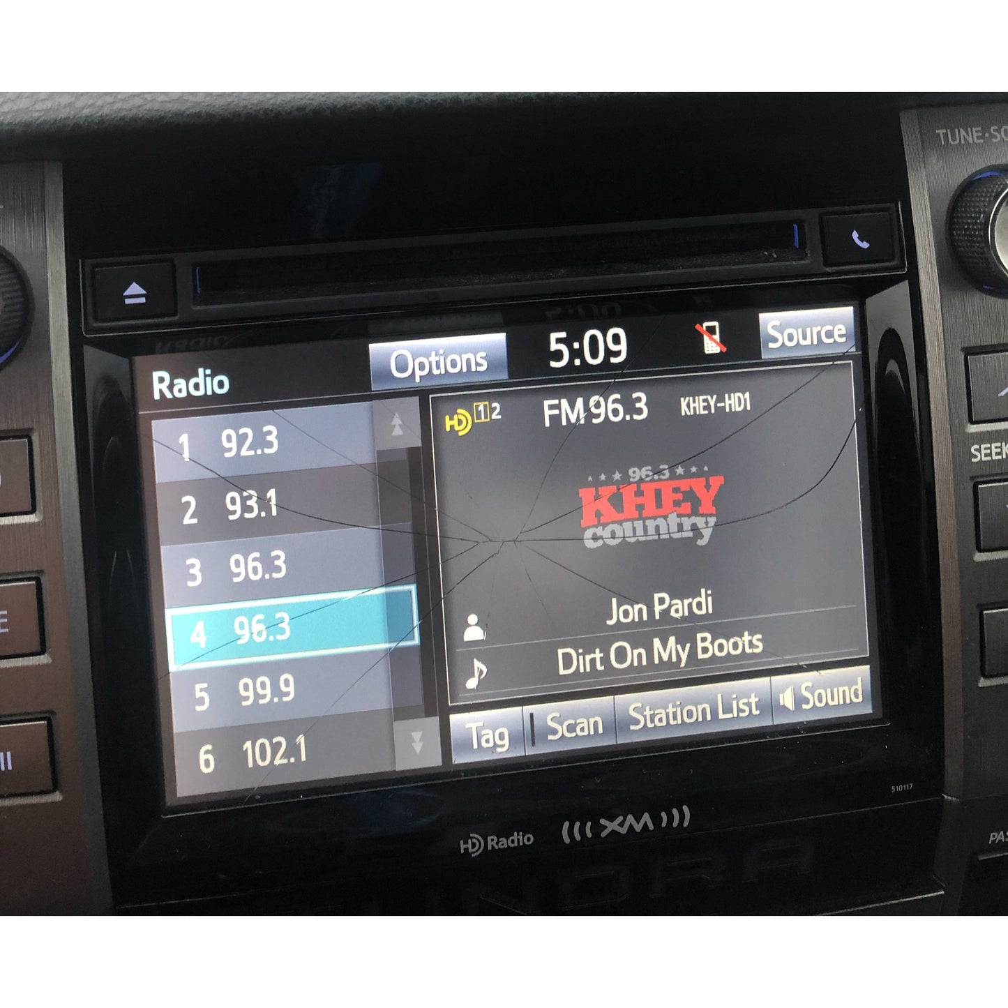 Toyota Tundra Panasonic Radio 7 inch Touch screen LA070WV2 TD01 - FRP.parts
